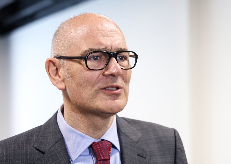 Emil Tedeschi prvi put u javnosti nakon smrti voljene supruge Maje