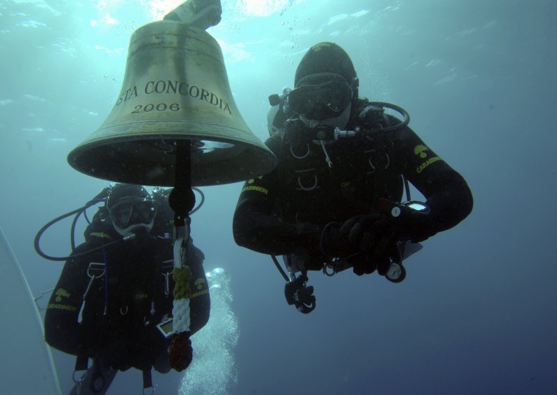 Ukradeno zvono Costa Concordije