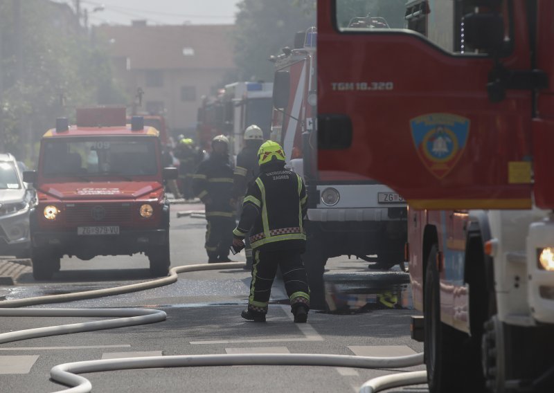 Dvije intervencije zagrebačkih vatrogasaca u 15 minuta: U stanu ih dočekao upaljen štednjak