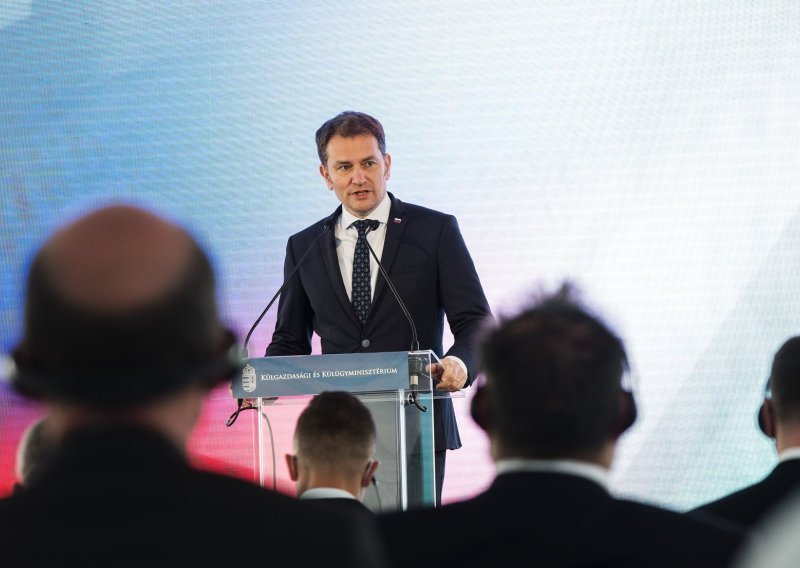Bivši slovački premijer napadnut u Rogoznici: 'Nije ti ovo Europa, jesi čuja?'