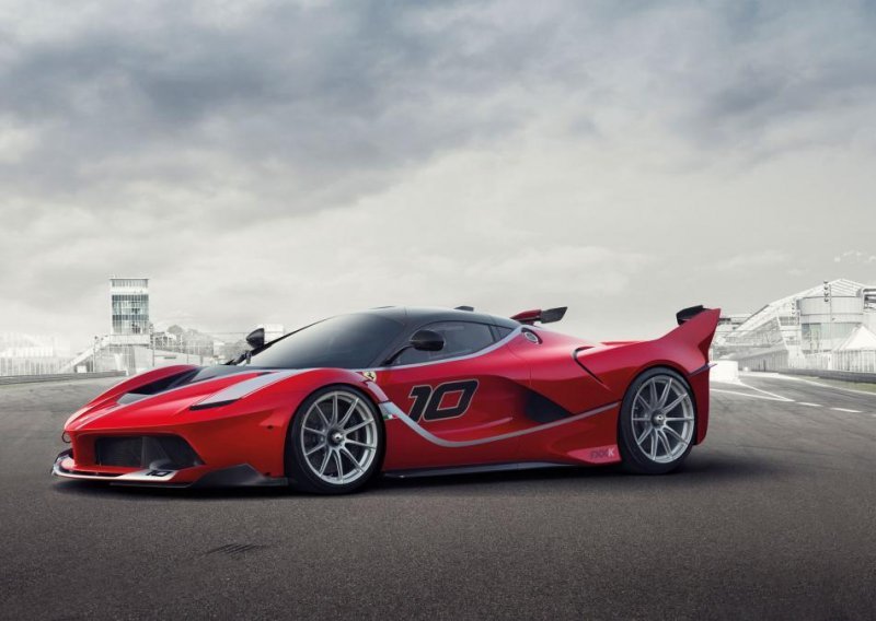 Ferrari FXXK ima 1.050 KS; nije cestovno legalan