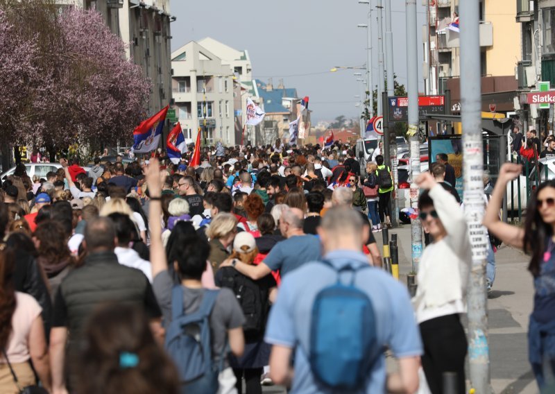 Snimka drona otkriva koja je masa ljudi stigla iz Novog Beograda
