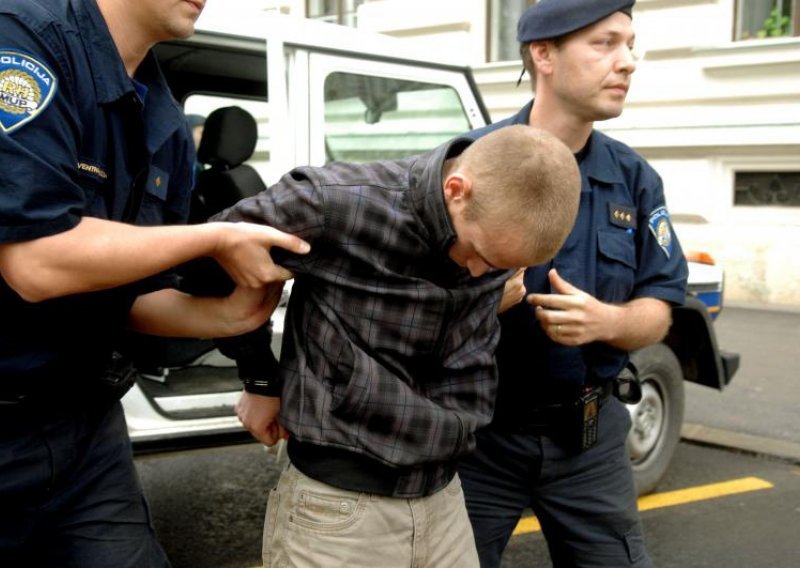 Dinamo fan who injured policeman gets 4 yrs