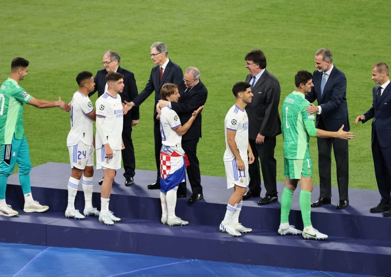 Modrić ostaje u Realu samo ako se to dogodi: 'Osobno će ići kod Pereza po novi ugovor za Luku'