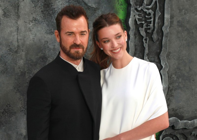 Mladenka je odabrala senzacionalnu, nimalo tradicionalnu vjenčanicu s potpisom Victorije Beckham