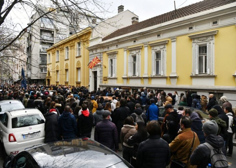 Studenti u Beogradu umjesto 15 minuta šutnje, šutili sat i 14 minuta