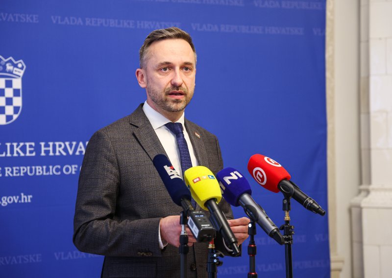 Piletić najavio povećanje naknada u socijalnoj skrbi, primat će ih i određeni studenti