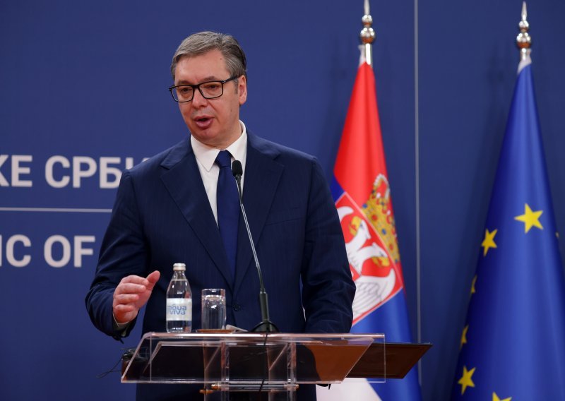 Umirovljeni general: Vučić drami, Srbija troši ogroman novac na oružje