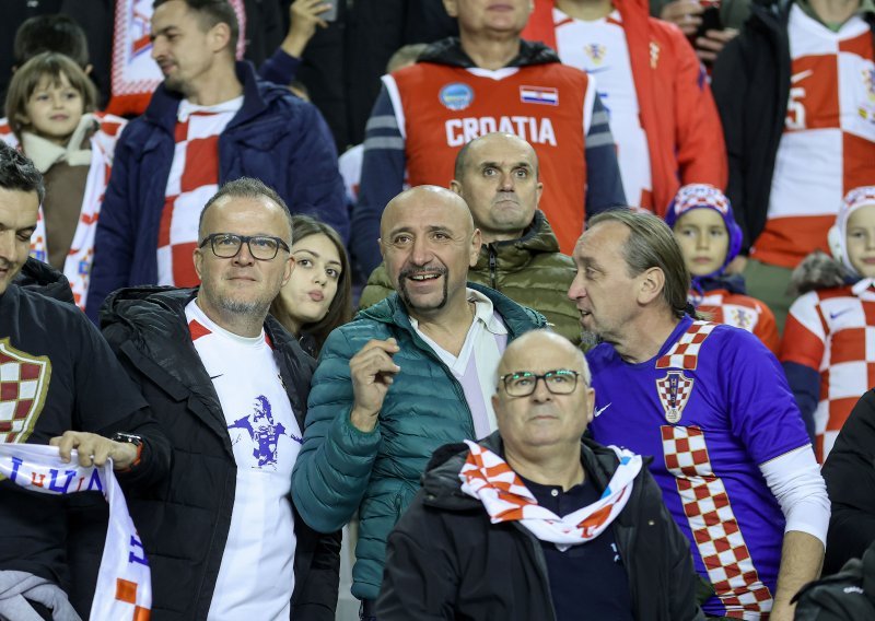 Kockice preplavile Rivu, pogledajte atmosferu uoči utakmice Hrvatske i Francuske