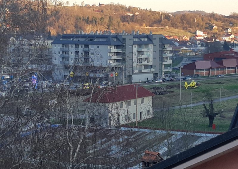 Teška prometna nesreća u Krapini, sudarila se tri vozila, intervenirao i helikopter