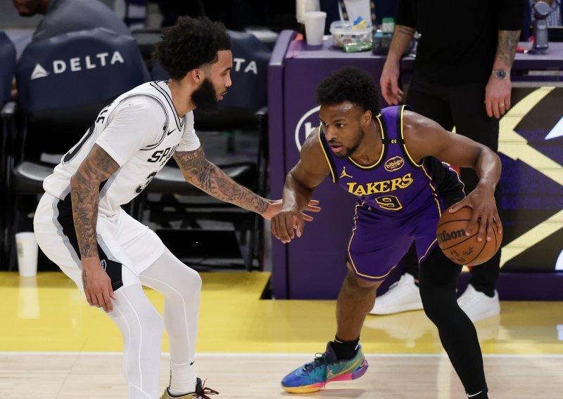 LeBronov sin odigrao utakmicu karijere u teškom porazu Lakersa