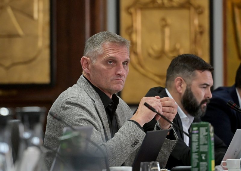 Oglasio se Budimir: 'Žao nam je, u idućih 15 dana uklonit će se bazen i istočna garaža'