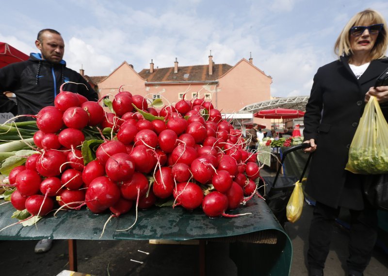 Uskrsna košarica eksplodirala. Neke stvari skuplje su i 60 posto nego lani