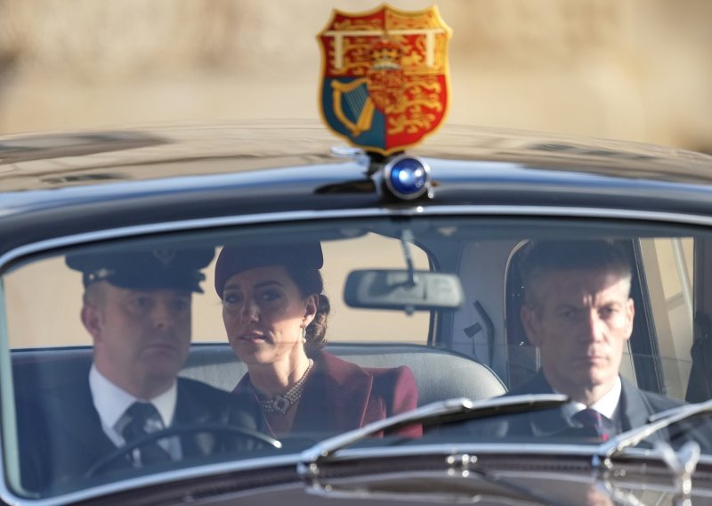 Ovaj privilegij koštao je princezu Dianu života, a iz njega kraljevska obitelj nije ništa naučila