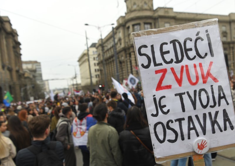 Tisuće srbijanskih studenata danas ispred Generalštaba: 'Ovo je posljednja linija obrane'