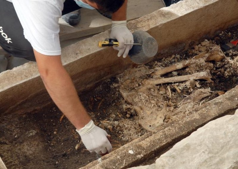 Arheolozi otkrili sarkofag rođaka svetog Donata