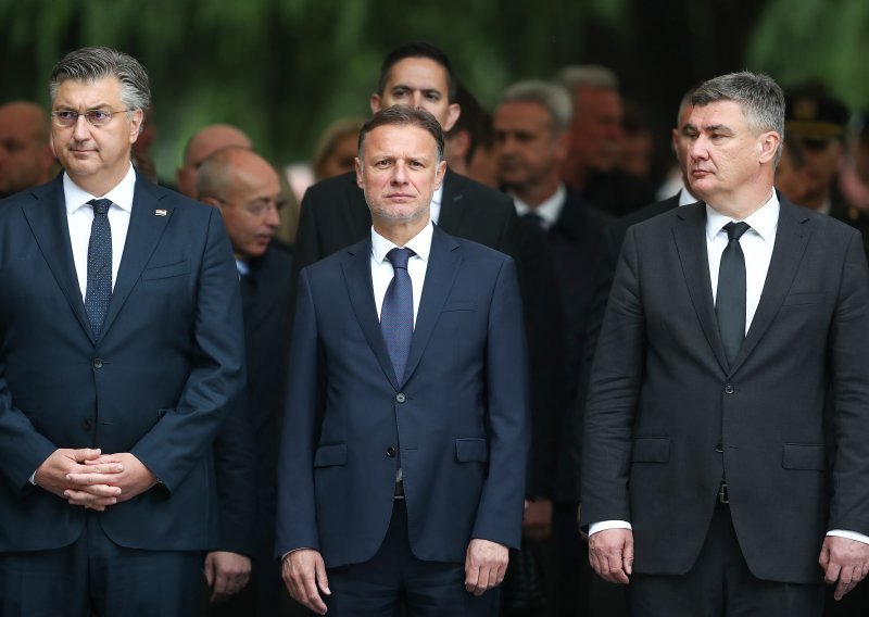 Milanović kasni u Crnu Goru jer je službeni zrakoplov prije njega koristio Plenković