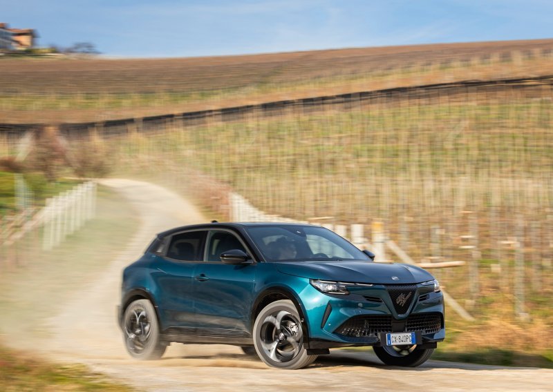 Alfa Romeo objasnio 4x4 pogon na Junioru: Ovo su detalji inovativnog Q4 sustava