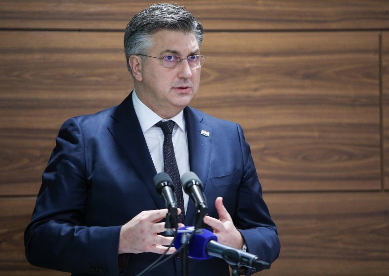 Plenković o 'otimanju aviona': Žao mi je da se to dogodilo, u Dubrovniku je bilo nevrijeme
