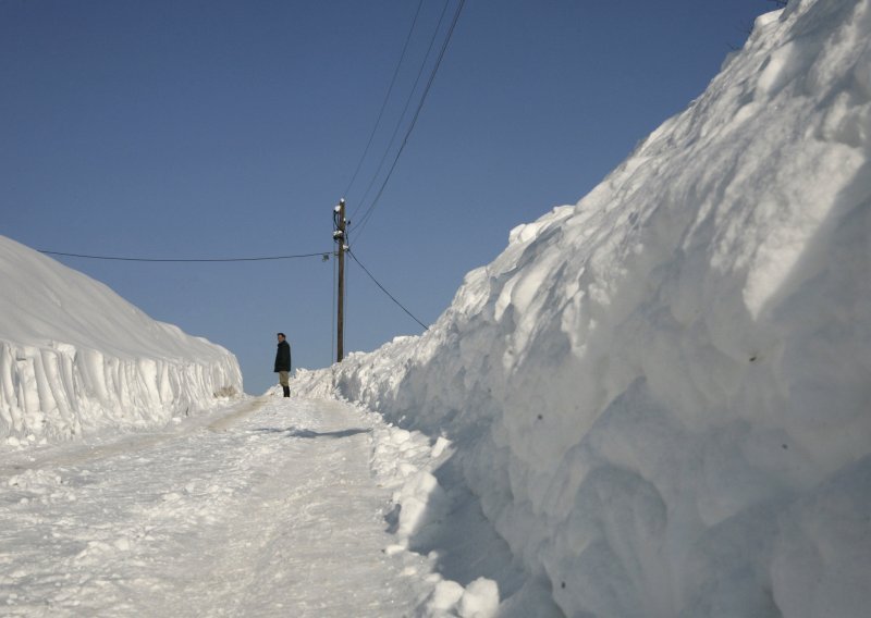 Seven killed in Kosovo avalanche