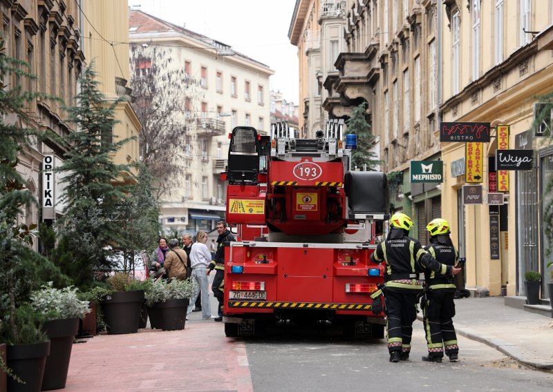 Olujni vjetar radi kaos diljem Hrvatske: Odlomio se komad žbuke u centru Zagreba