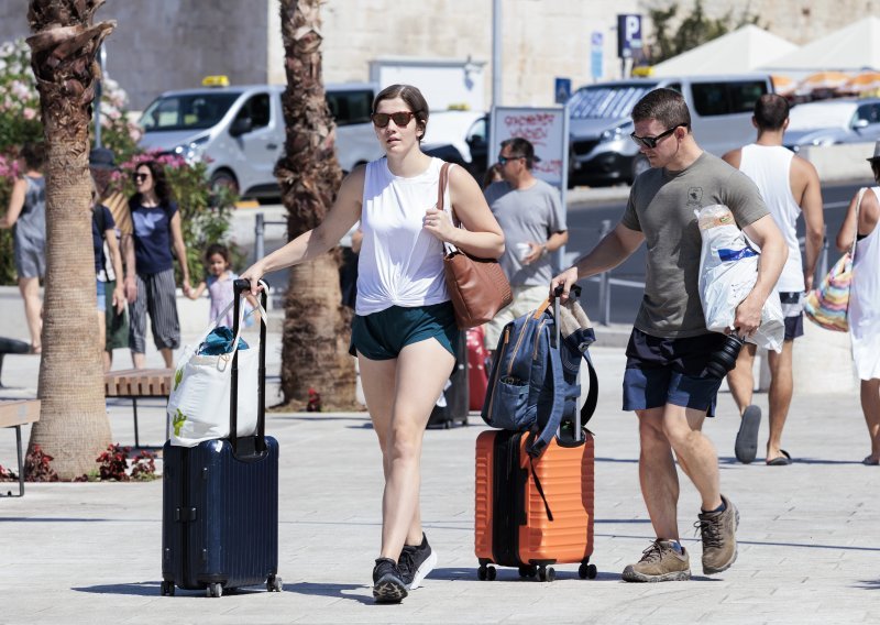 Prihodi od stranih turista u 2024. godini gotovo 15 milijardi eura
