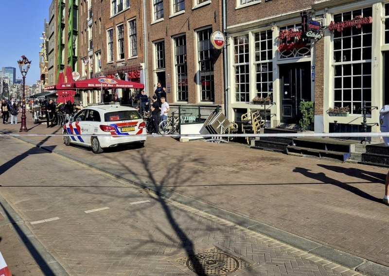 Užas u Amsterdamu: Nekoliko osoba izbodeno blizu središnjeg trga