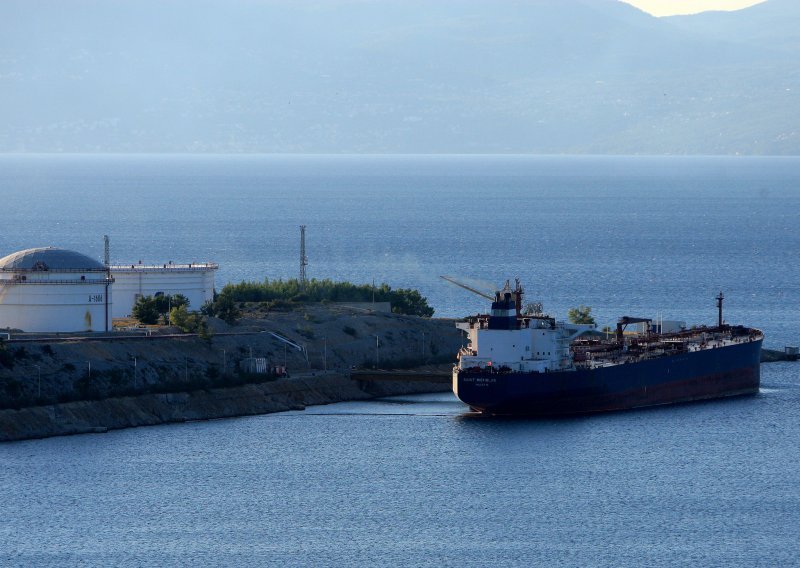 Janaf dobio jednomjesečnu licencu za transport nafte u Pančevo