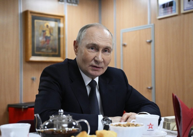 Putin sugerirao što bi trebalo učiniti s Ukrajinom, odmah se oglasila Bijela kuća
