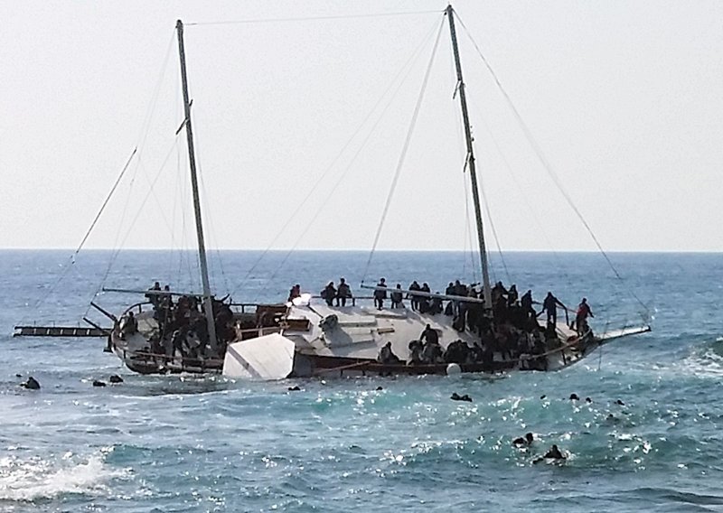 Abbott: Slijedite naš primjer, zaustavite brodove s imigrantima