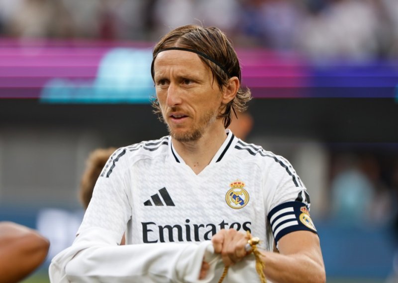 Luka Modrić bira između dva kluba u kojima će završiti karijeru, ali među njima nije Real