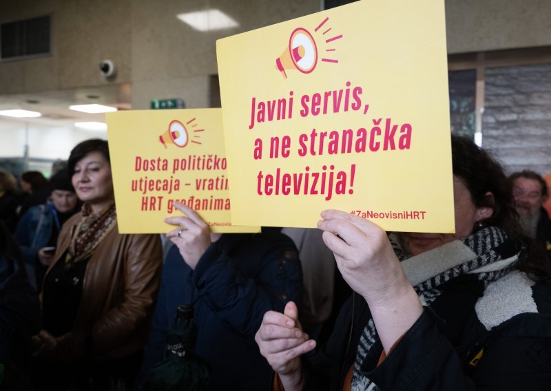 Skup radnika ispred HRT-a: Ovdje smo da se oprostimo s više od 300 ljudi zbog 'mrcvarenja'