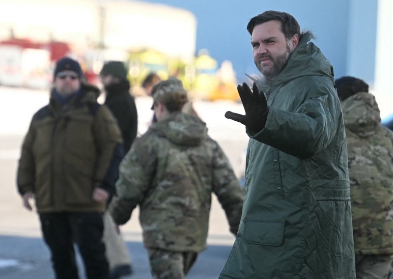JD Vance sletio na Grenland i odmah ispalio: 'Ovdje je je*eno hladno!'