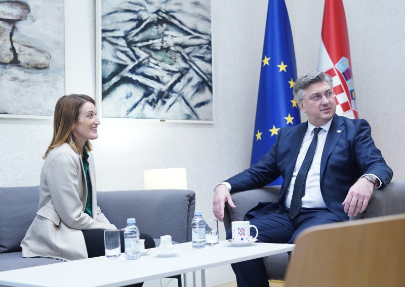 Plenković najavio veliko ulaganje u vojsku, komentirao i dopremu nafte Srbiji