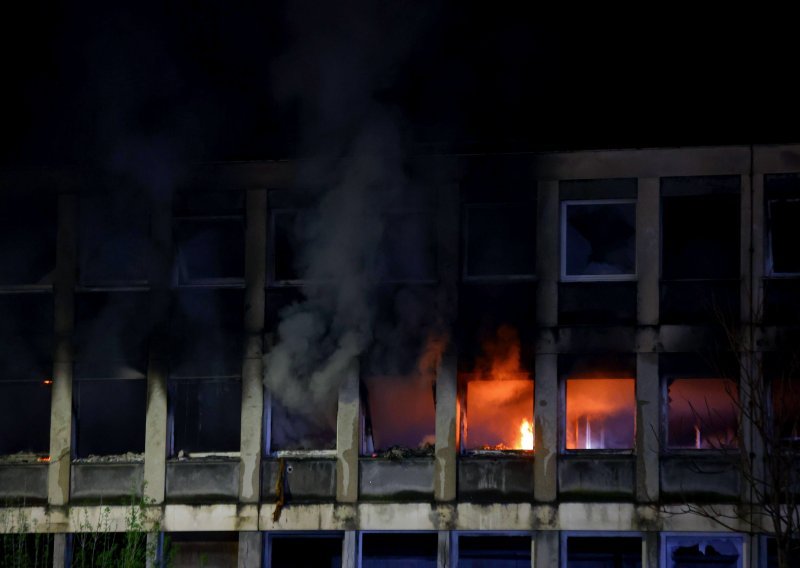 Požar u Splitu: Ponovno gorilo u napuštenoj zgradi Dalmacijavina