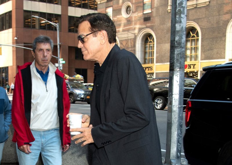 George Clooney nastavlja 'nervirati' svoju Amal