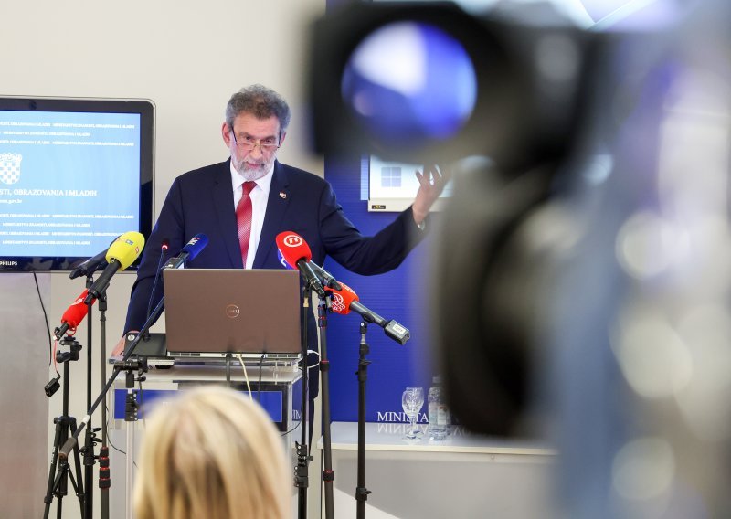 Fuchs objasnio koliko novca je na raspolaganju za izgradnju i dogradnju škola