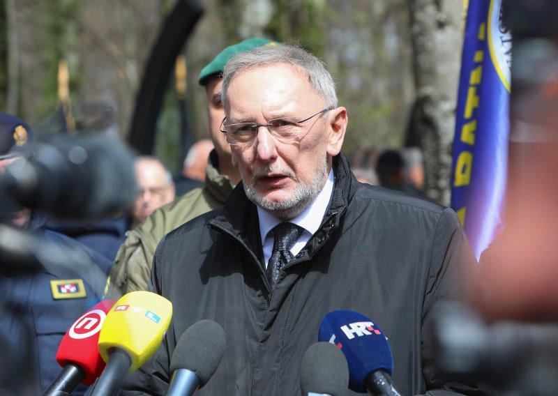 Božinović: Priveden trojac povezan s pronalaskom tijela kod Solina