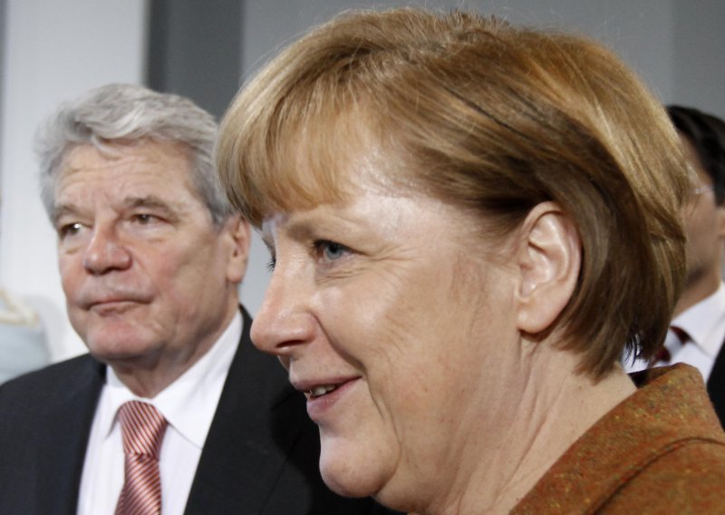 Merkel vješto vlada koalicijom i oporbom