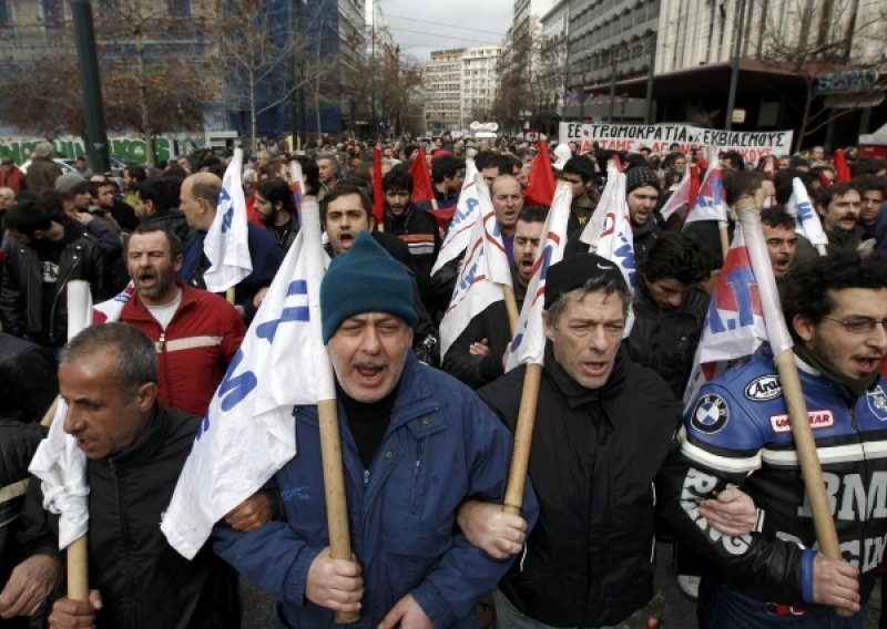 Grci opet na ulicama u općem štrajku