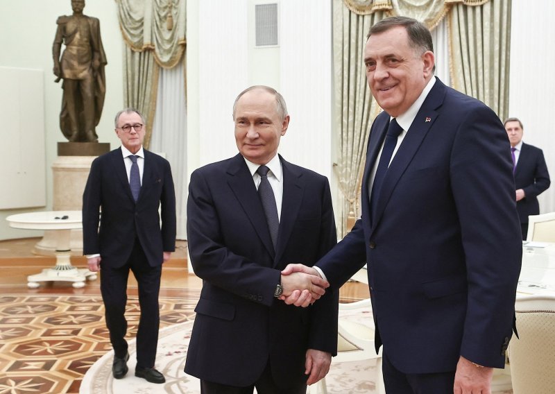 Dodik se sastao s Putinom: 'Impresionira da zna sve detalje'
