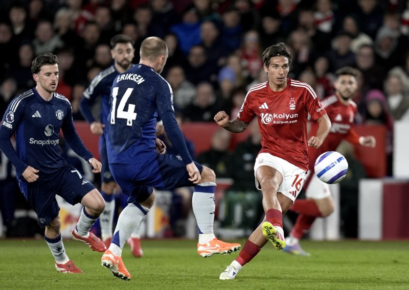 Nottingham Forest nastavlja sanjati; Arsenalu gradski derbi