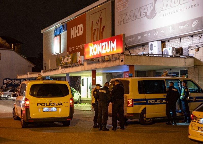 FOTO: Ispred Name u Zagrebu sudarila se dva automobila, jedno vozilo odbilo se u pješaka