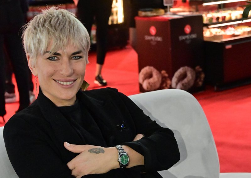 Nika Fleiss otkrila trudnički trbuščić: Ovu je tajnu čuvala samo za sebe