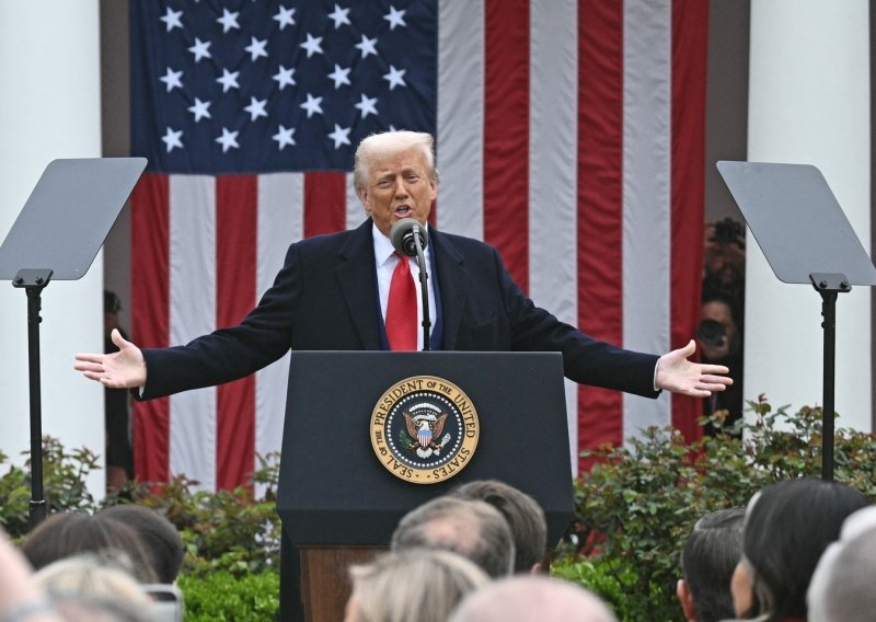 Oglasio se Trump: Europska unija se vrlo, vrlo loše ponaša prema nama