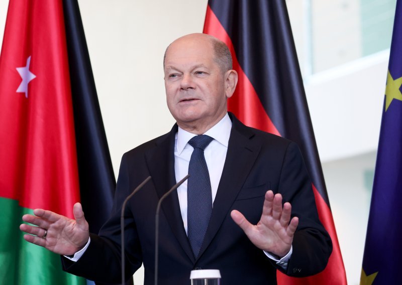 Scholz o Trumpovim carinama: EU će sa svojih 450 milijuna stanovnika 'pokazati mišiće'