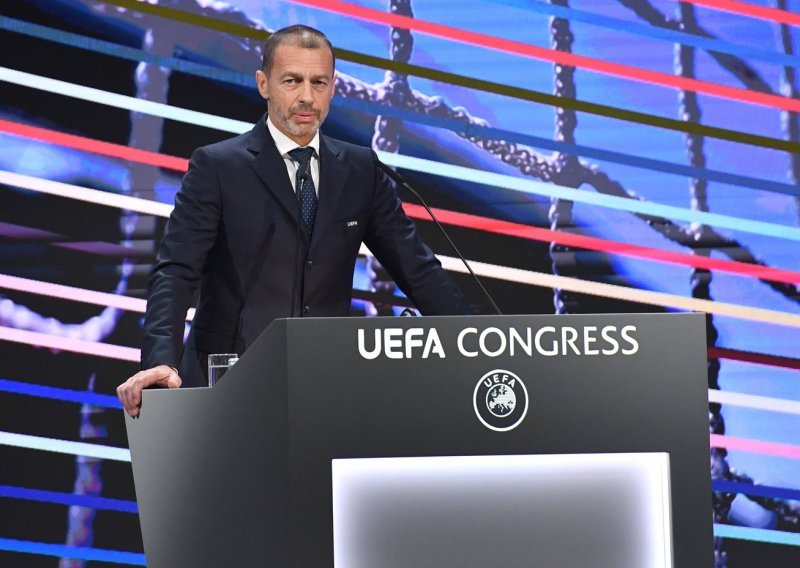 Skandal na Kongresu UEFA-e; Srbi upali u hotel i spalili zastavu Kosova