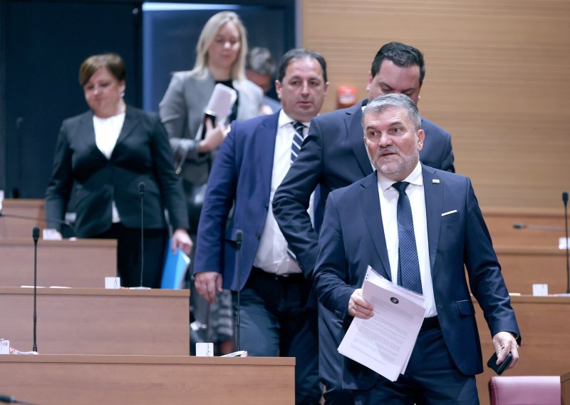 Višesatna rasprava o kockanju i igrama na sreću; Piližota: To su predatori u džepu mladih