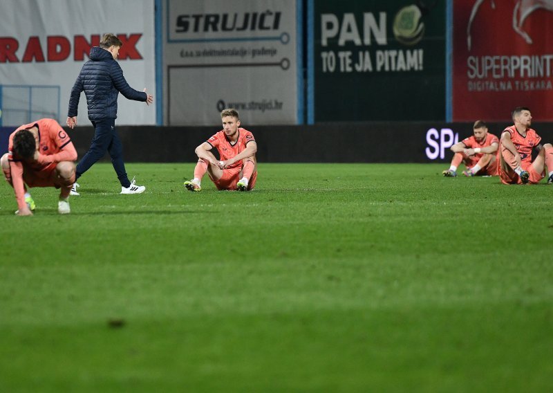 Kapetan Osijeka u suzama: Ovo je sramota! Trener u očaju: Bolje da ne kažem sve što mislim