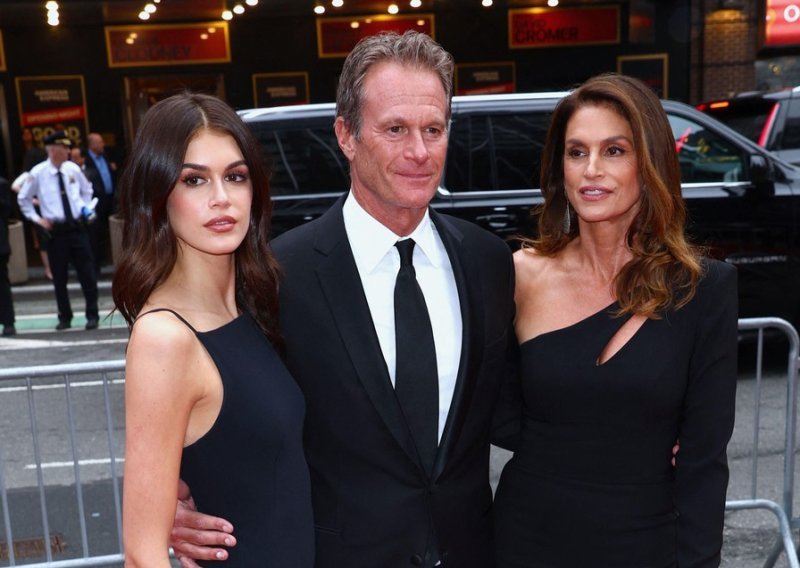 Holivudska krema na okupu: Zbog Georgea Clooneyja stigli su J. Lo, Hugh Jackman, Cindy Crawford...